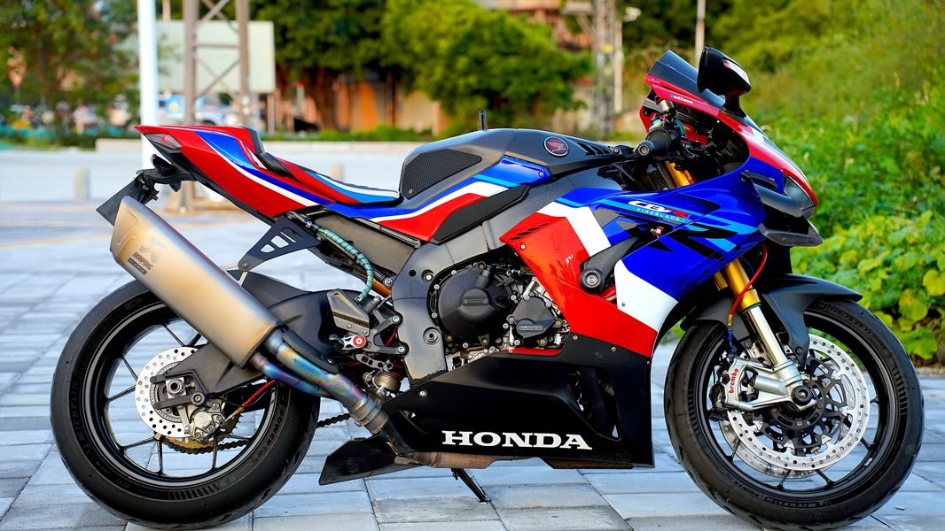 二手本田CBR 1000 RR-R