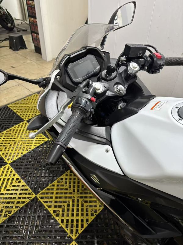 二手豪爵铃木GSX250R