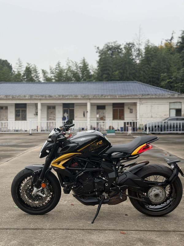 二手奥古斯塔Dragster 800