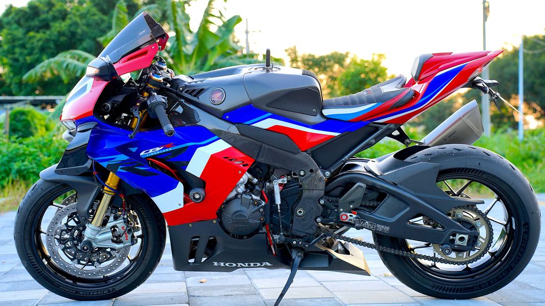 二手本田CBR 1000 RR-R