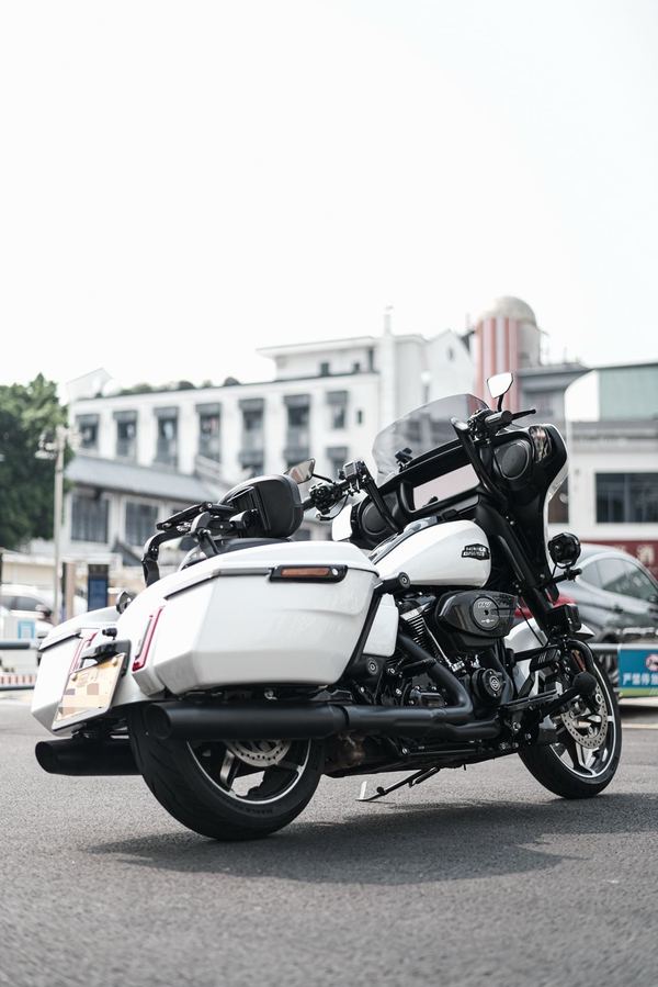 二手哈雷戴维森大道滑翔 Street Glide