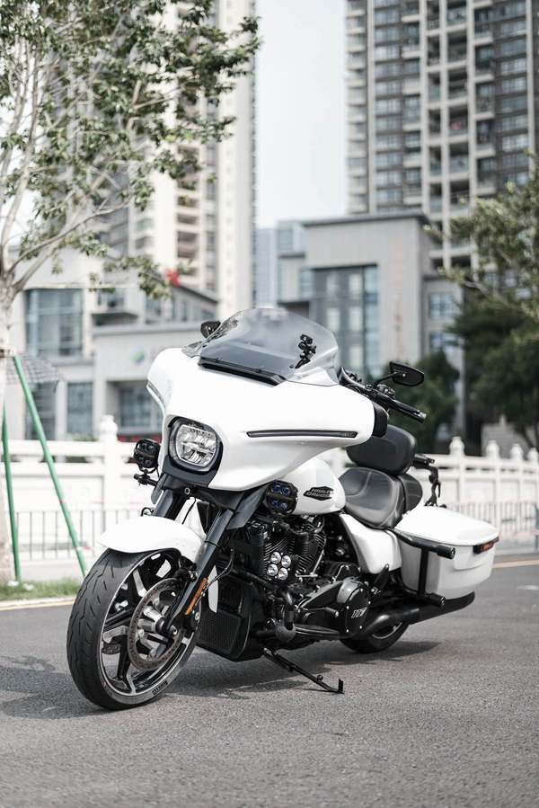 二手哈雷戴维森大道滑翔 Street Glide