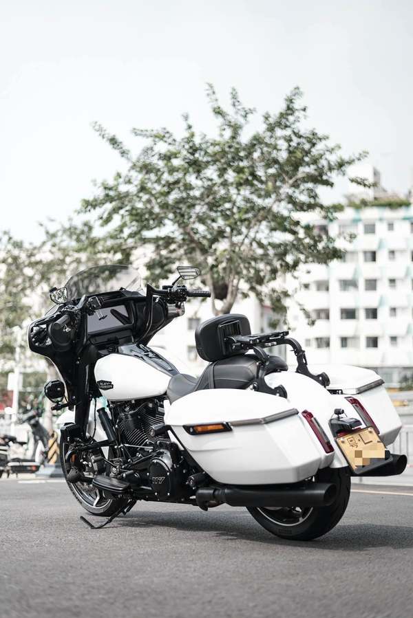 二手哈雷戴维森大道滑翔 Street Glide