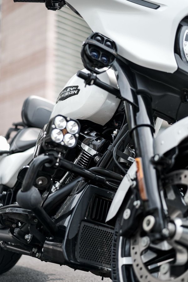 二手哈雷戴维森大道滑翔 Street Glide