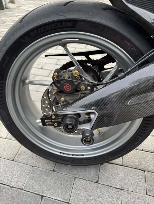 二手阿普利亚RS 660 