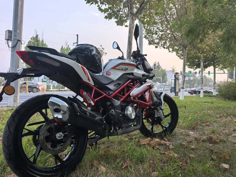 二手贝纳利红宝龙 TNT150i