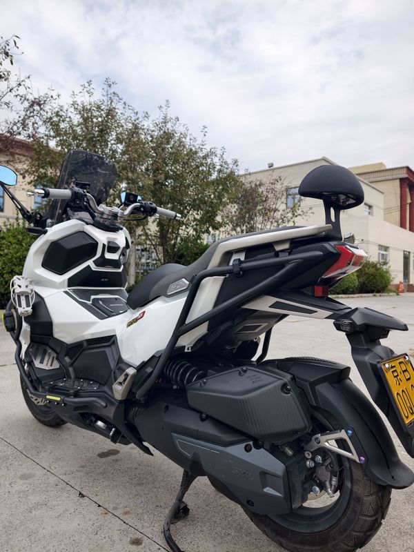 二手三阳哈士奇 Husky ADV150