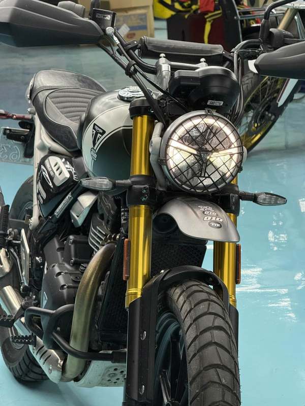 二手凯旋Scrambler 400 X