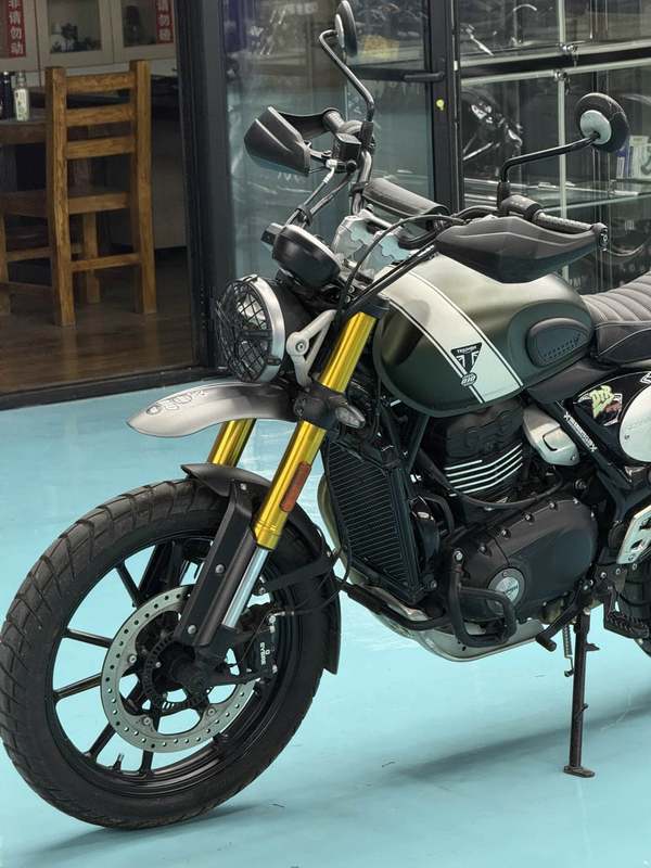 二手凯旋Scrambler 400 X