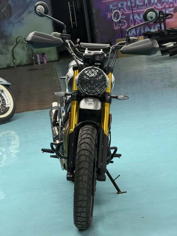 二手凯旋Scrambler 400 X