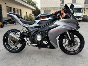 二手贝纳利龙卷风 Tornado 302R