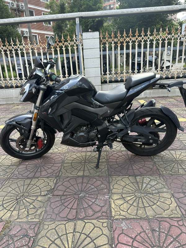 二手贝纳利小迅龙 BN150S