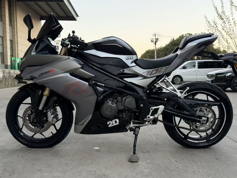 二手贝纳利龙卷风 Tornado 302R