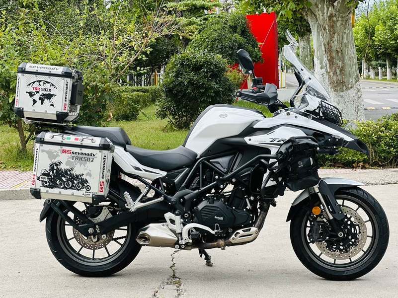 二手贝纳利金鹏 TRK502