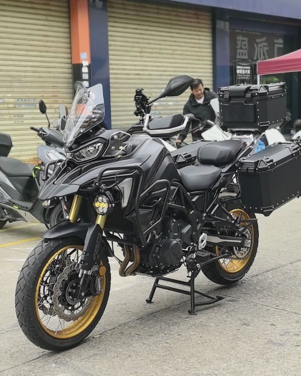 二手贝纳利TRK702