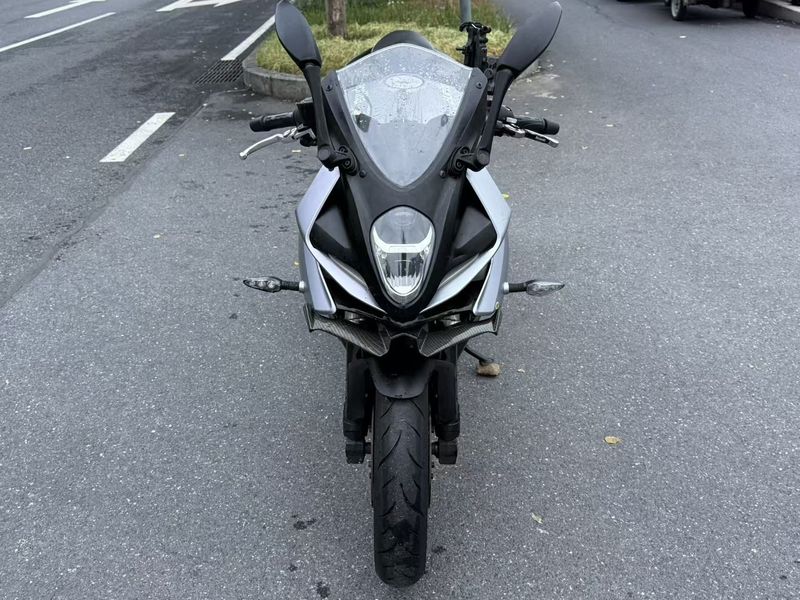 二手贝纳利龙卷风 Tornado 302R
