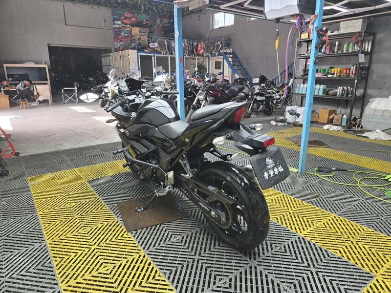 二手豪爵铃木GSX250R