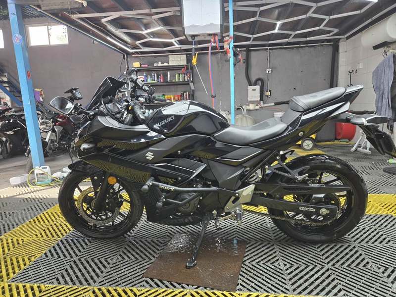 二手豪爵铃木GSX250R