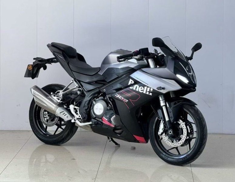 二手贝纳利龙卷风 Tornado 302R