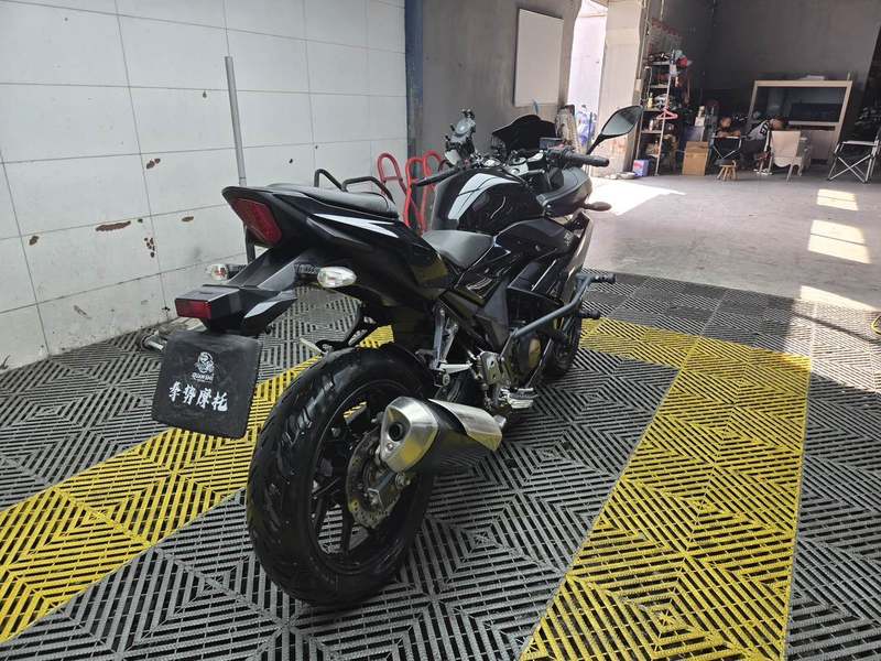 二手豪爵铃木GSX250R