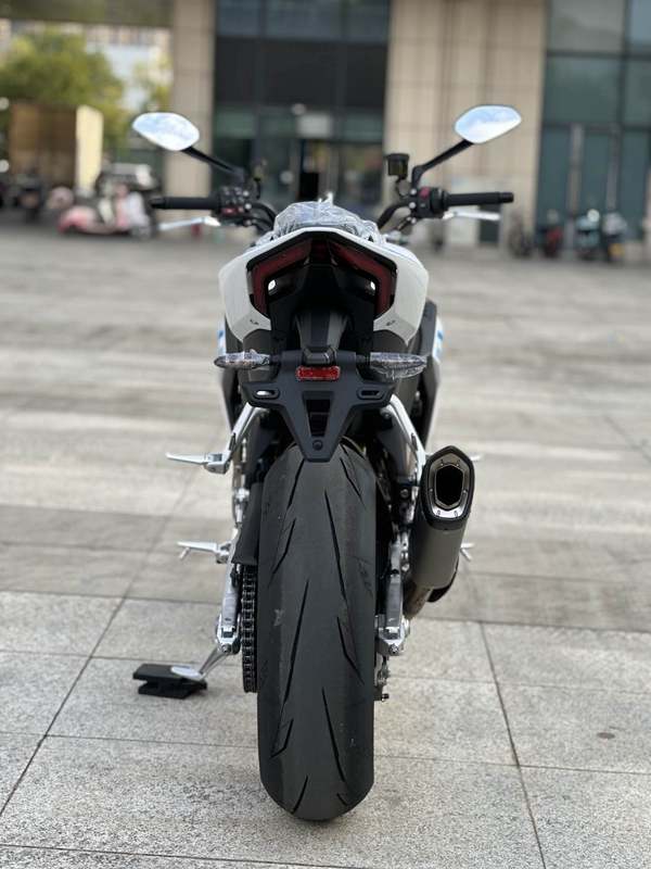 二手张雪机车820R