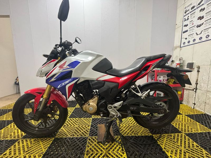 二手五羊本田CB190R 暴锋眼