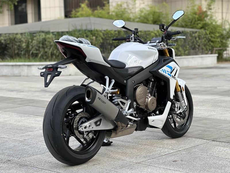 二手张雪机车820R