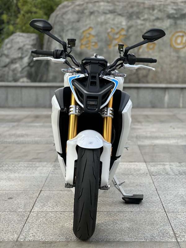 二手张雪机车820R