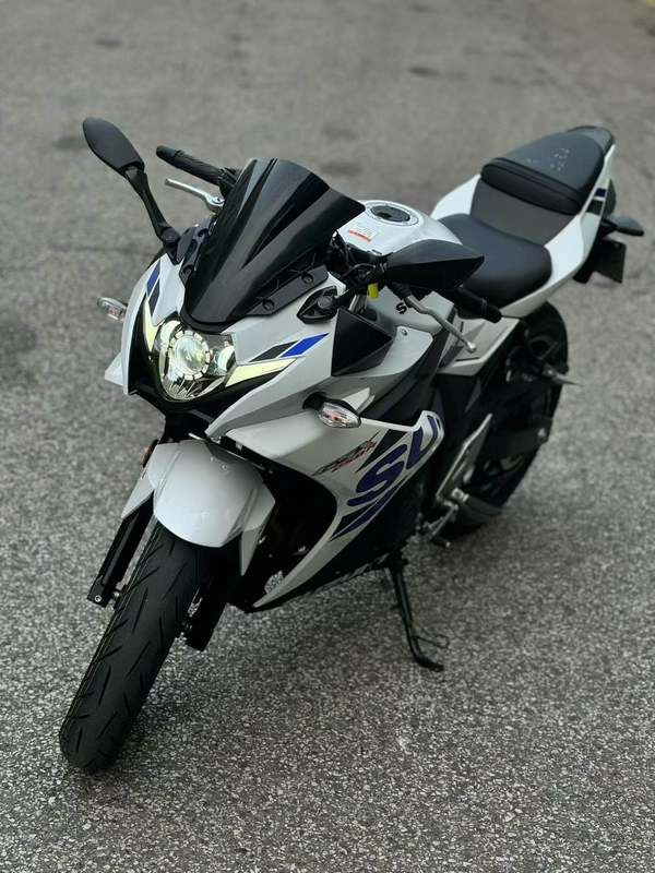 二手豪爵铃木GSX250R