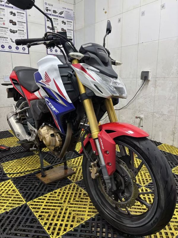 二手五羊本田CB190R 暴锋眼