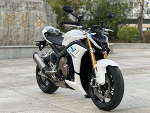 二手张雪机车820R
