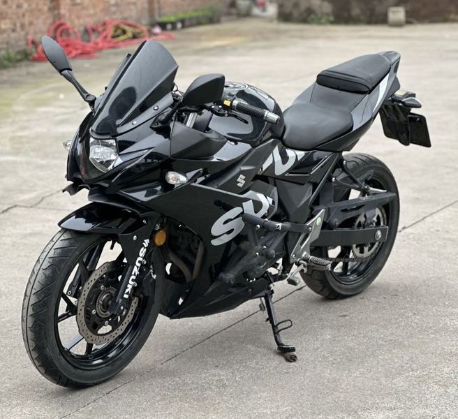 二手豪爵铃木GSX250R