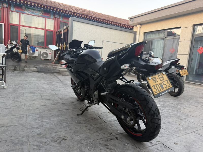 二手豪爵铃木GSX250R