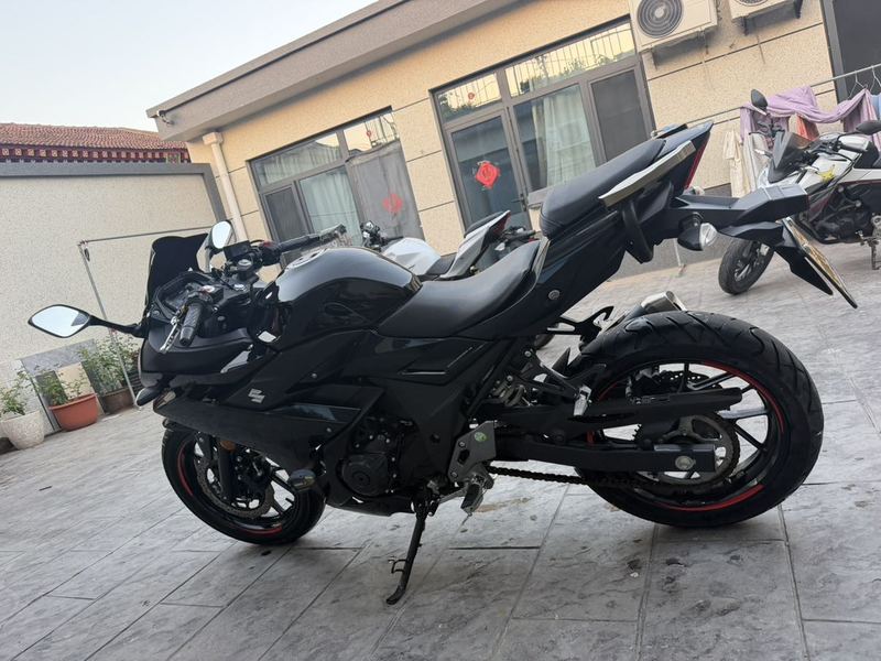 二手豪爵铃木GSX250R