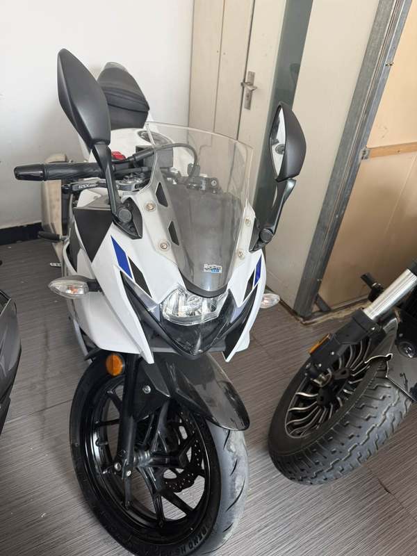 二手豪爵铃木GSX250R