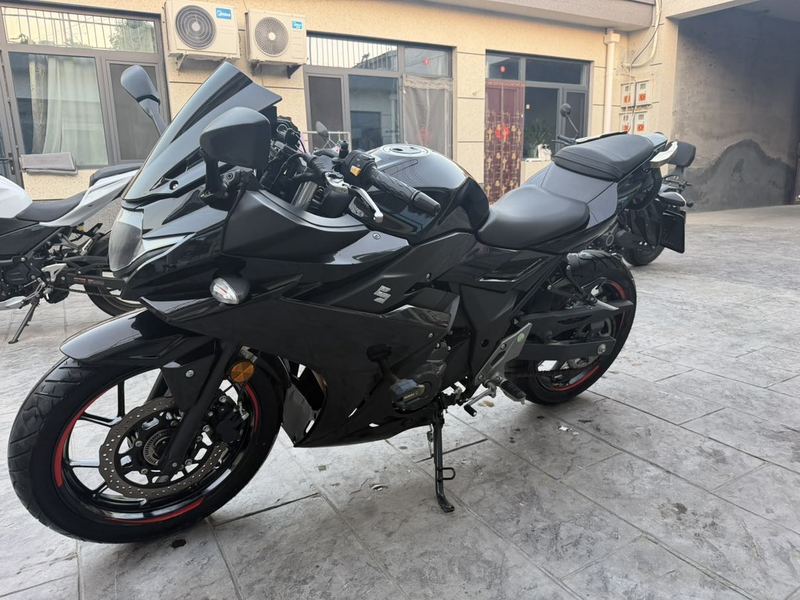 二手豪爵铃木GSX250R