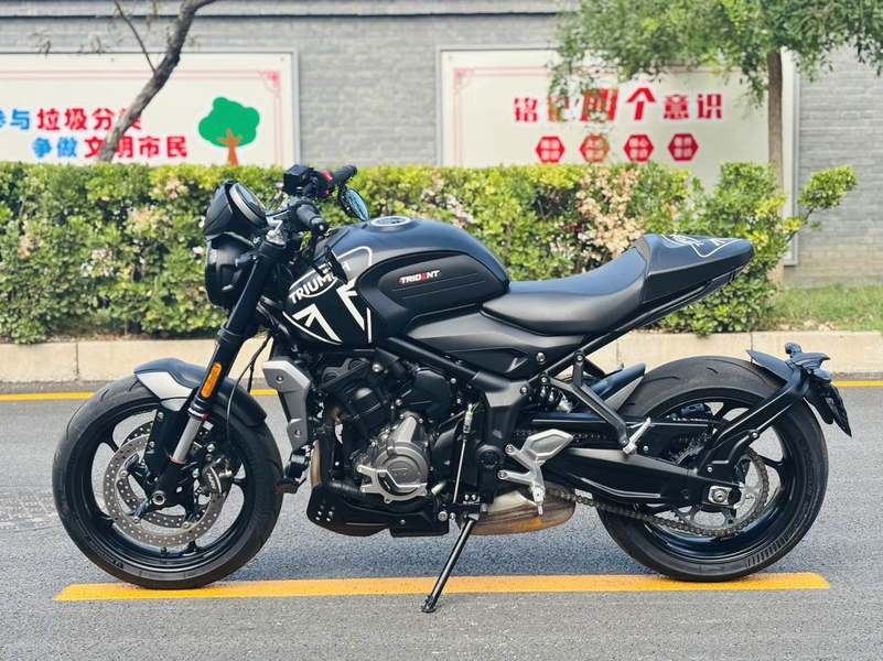 二手凯旋Trident 660