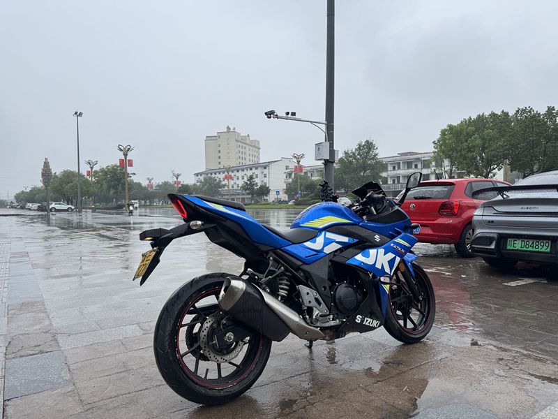 二手豪爵铃木GSX250R