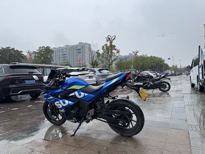 二手豪爵铃木GSX250R