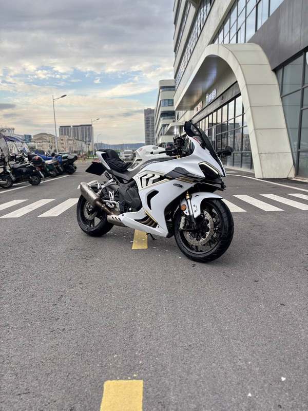 二手QJMOTOR赛800