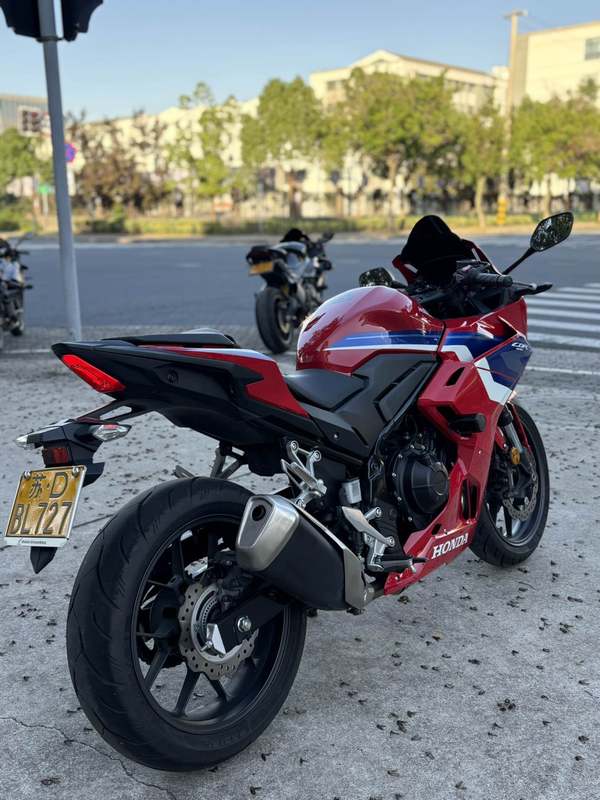 二手本田CBR400R