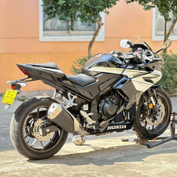 二手本田CBR400R