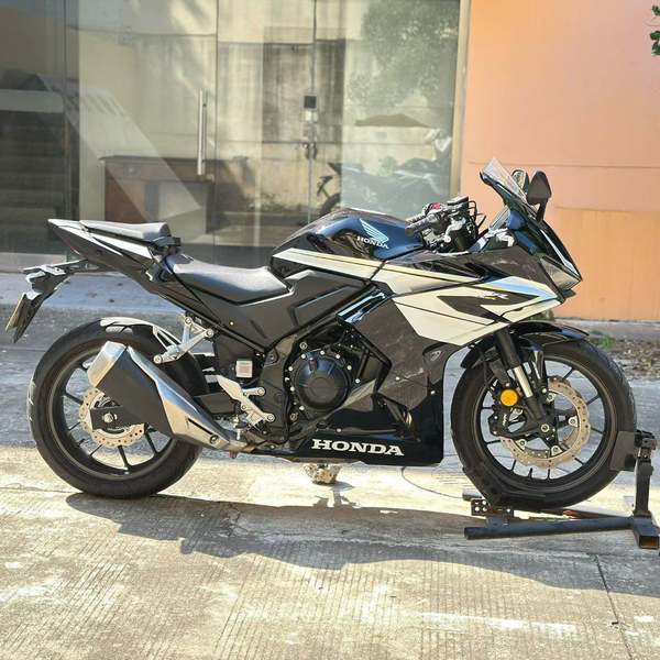 二手本田CBR400R