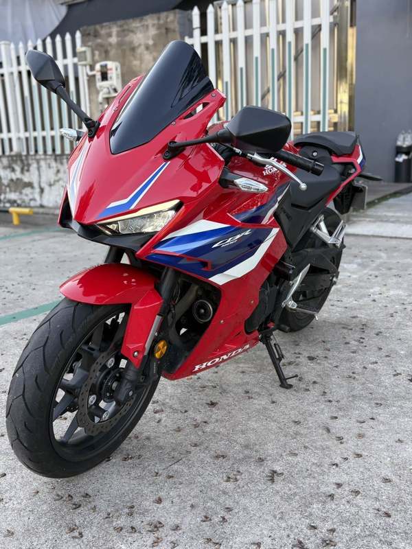 二手本田CBR400R