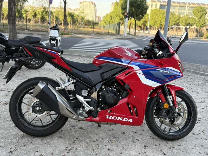 二手本田CBR400R