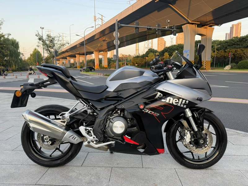 二手贝纳利龙卷风 Tornado 302R