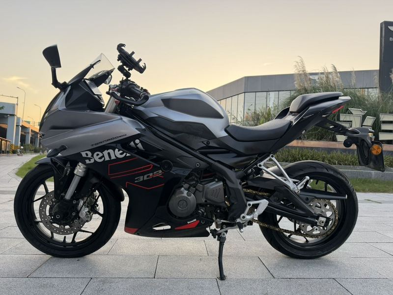 二手贝纳利龙卷风 Tornado 302R