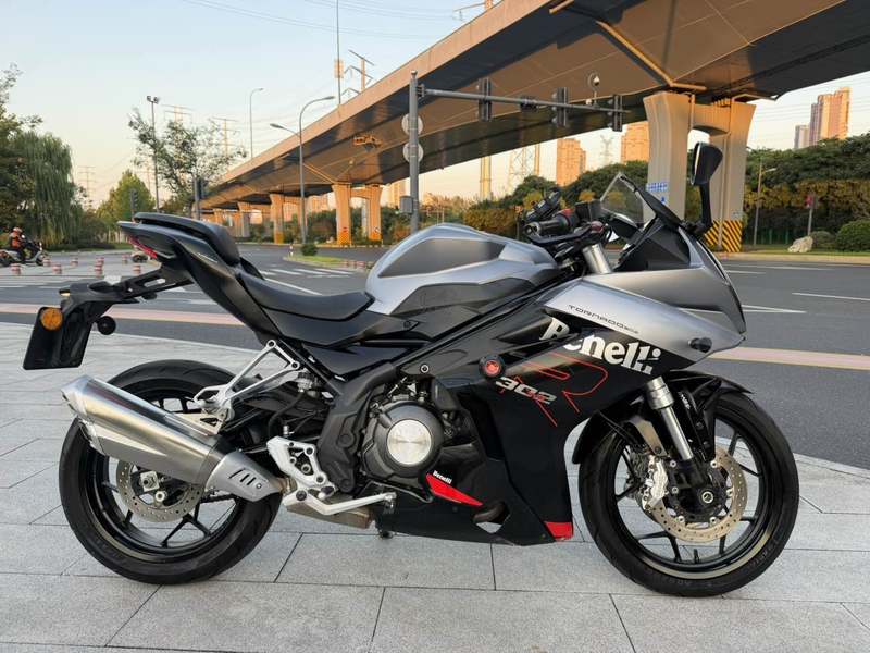 二手贝纳利龙卷风 Tornado 302R