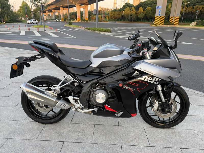 二手贝纳利龙卷风 Tornado 302R