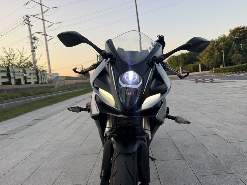 二手贝纳利龙卷风 Tornado 302R